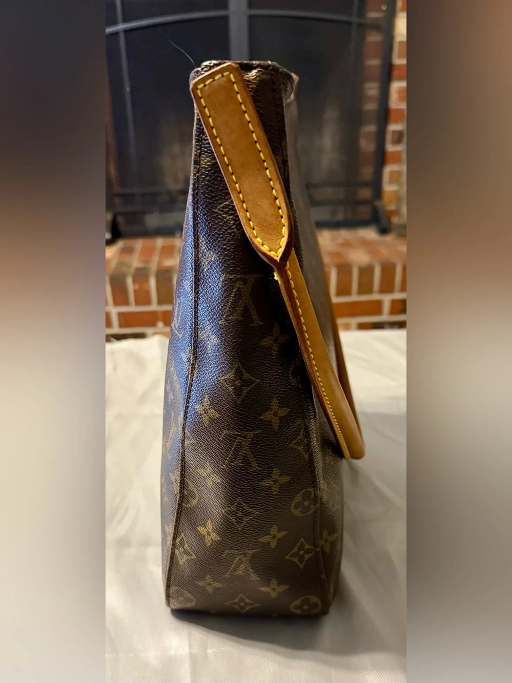 Louis Vuitton Looping MM – Monogram Canvas – Authenticated with LV Dustbag - Picture 4 of 15
